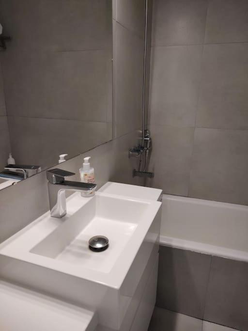 Clasico Y Moderno Departamento En El Corazon De Buenos Aires Apartment Bagian luar foto